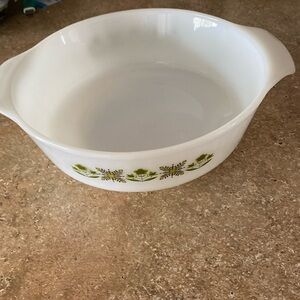 Vintage Anchor Hocking Fire King round 1.5 quart